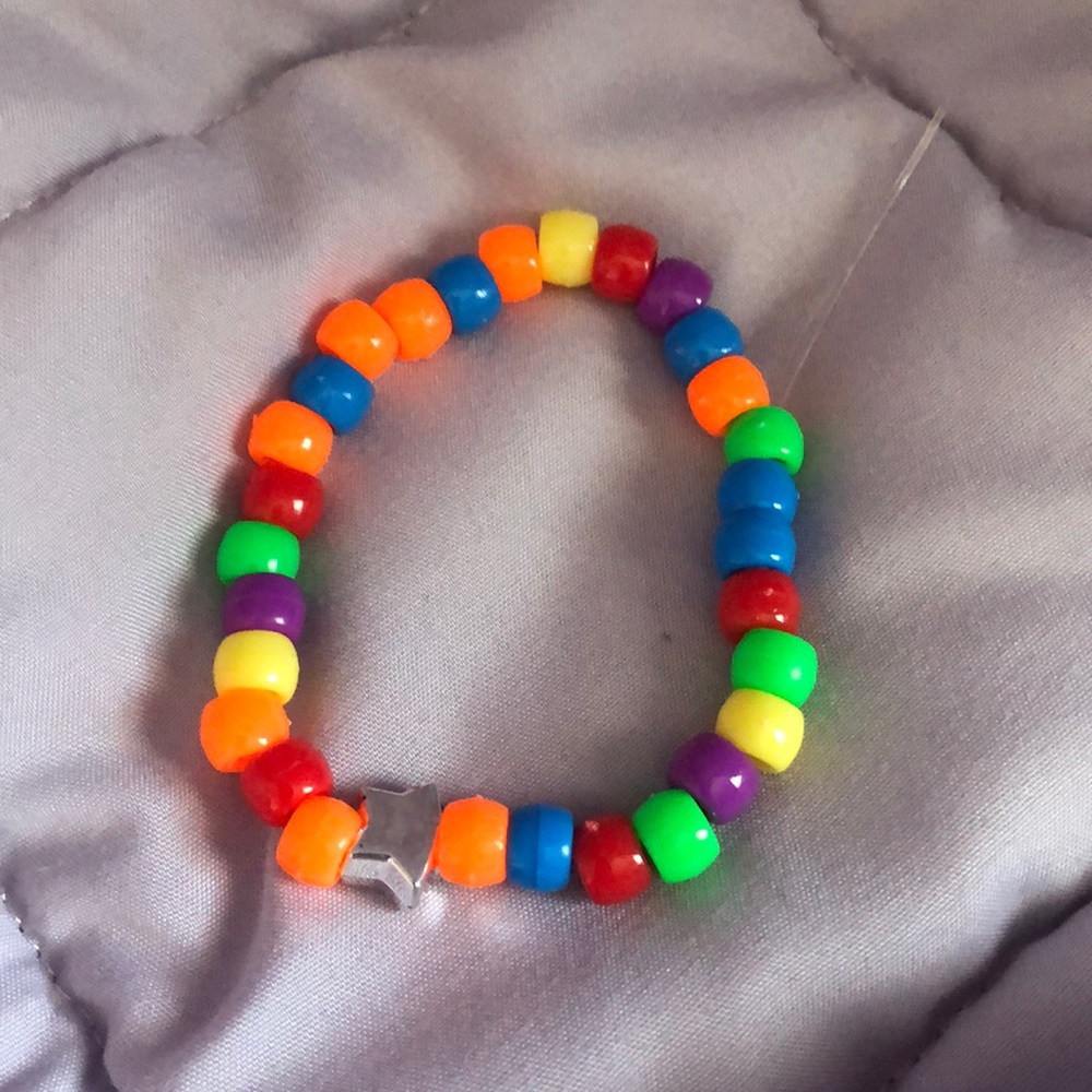 A Bracelet that is stretchy